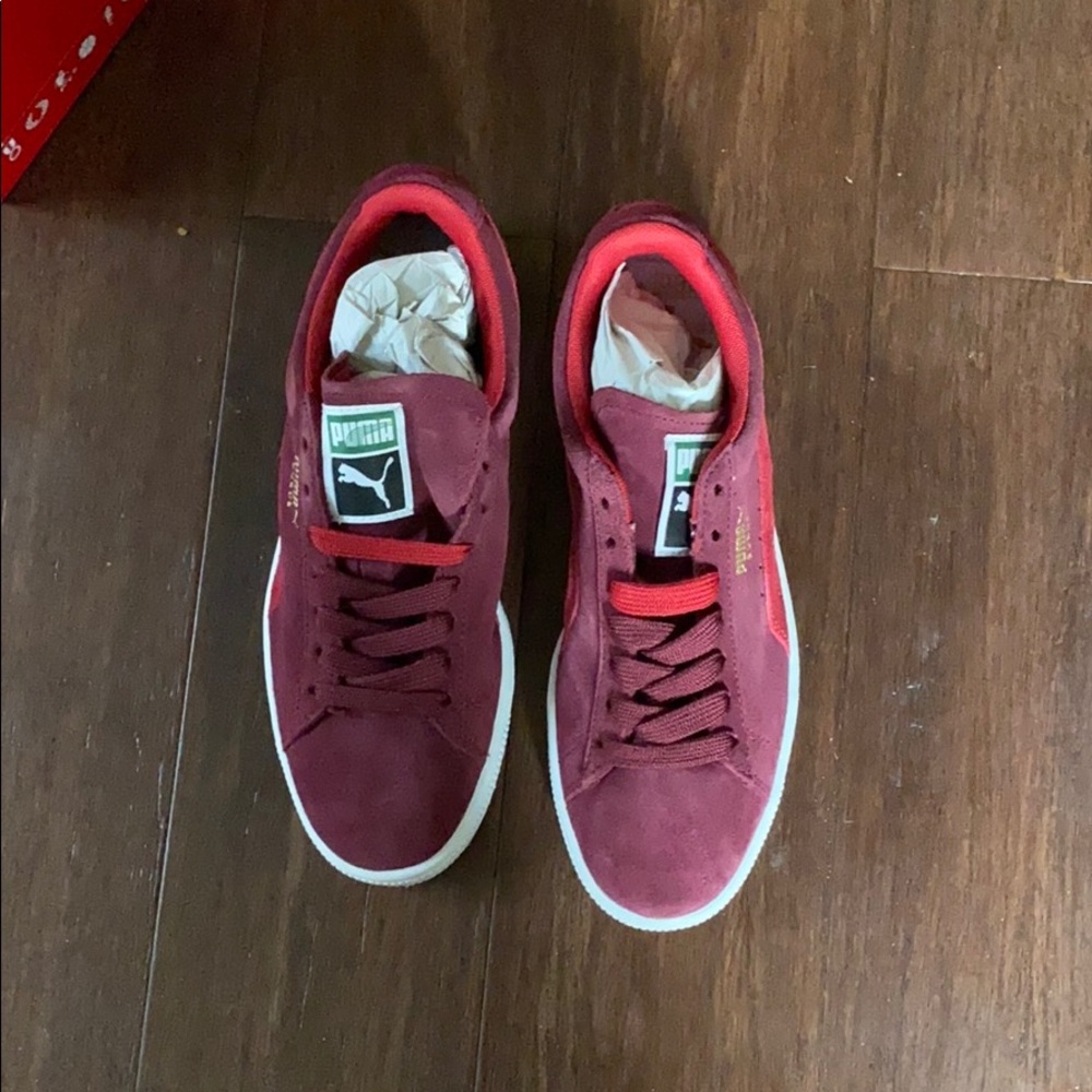 Women’s Puma sneakers